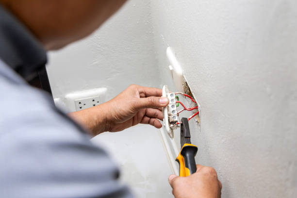 Best Affordable Emergency Electrician  in Three Rivers, TX